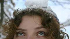 Jak pečovat o pokožku hlavy v zimě: 6 pravidel „mrazivé“ beauty rutiny